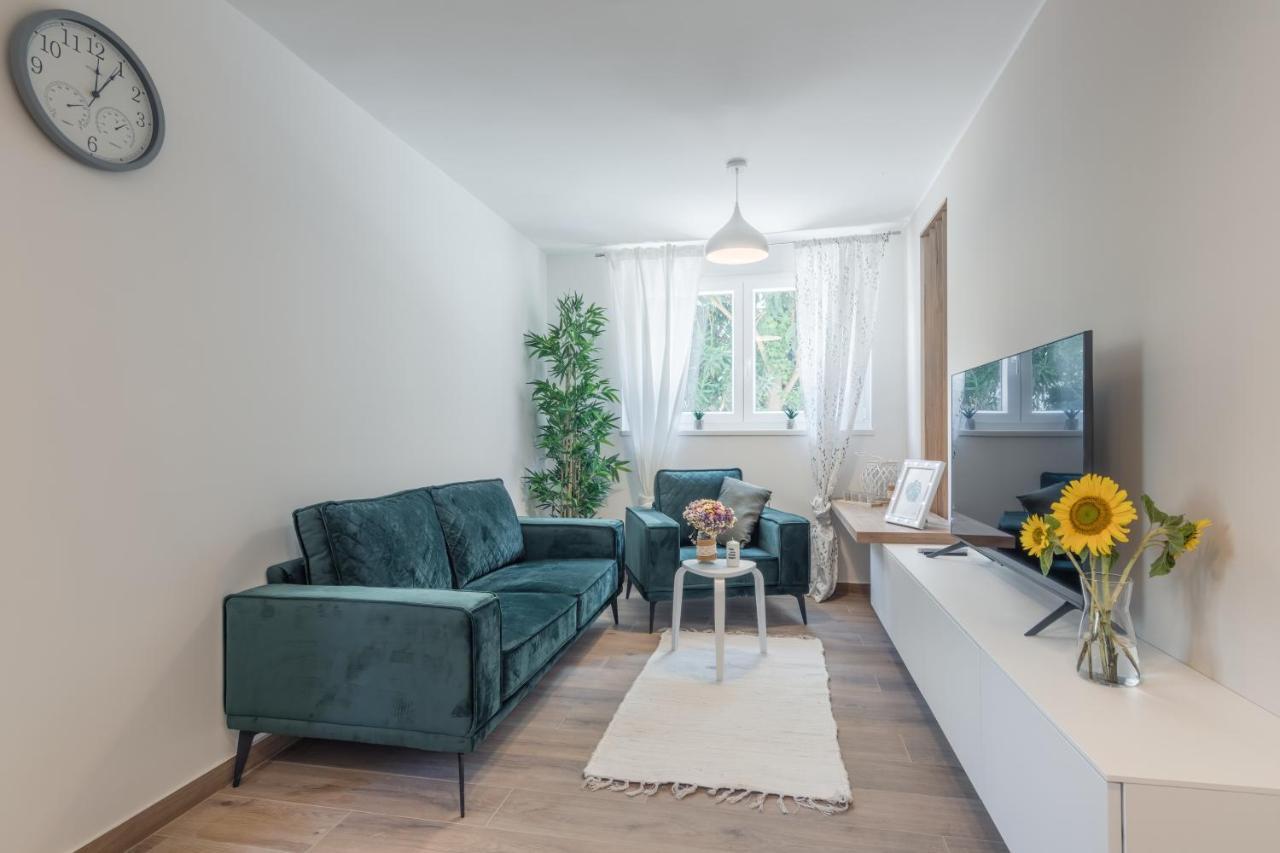 Apartment Norah With Private Parking Póla Kültér fotó